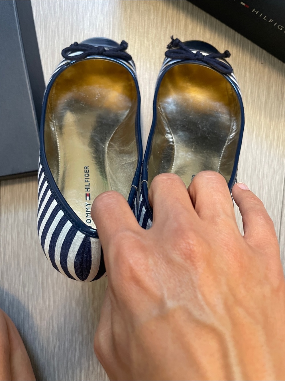 Tommy Hilfiger Flats - Size , with box - Picture 5 of 6